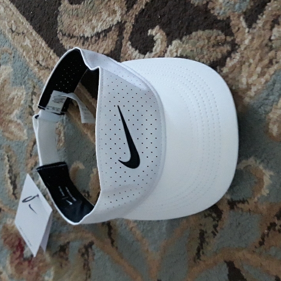 Nike Accessories - *Host Pick*Nike dri-fit ladies visor